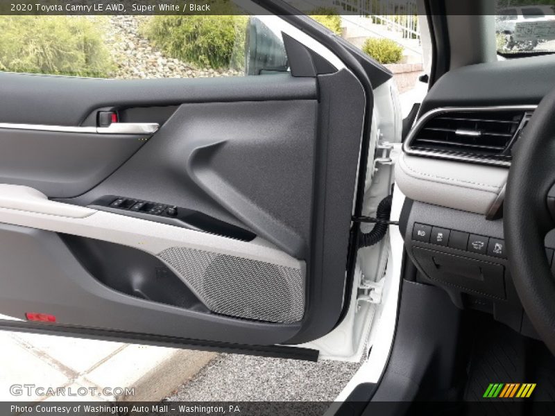 Super White / Black 2020 Toyota Camry LE AWD