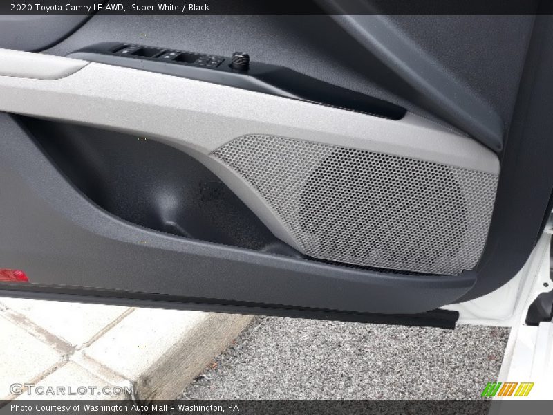 Super White / Black 2020 Toyota Camry LE AWD