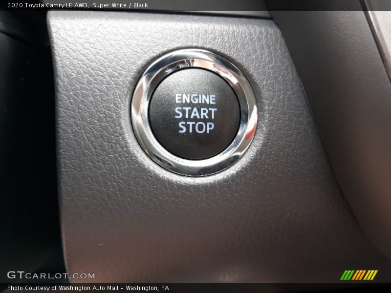 Super White / Black 2020 Toyota Camry LE AWD
