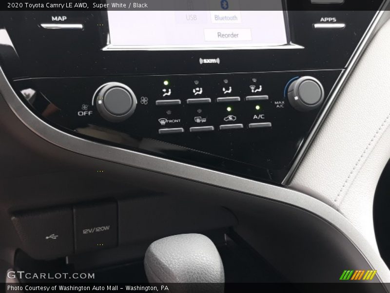 Super White / Black 2020 Toyota Camry LE AWD