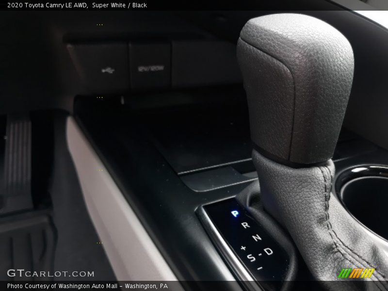 Super White / Black 2020 Toyota Camry LE AWD