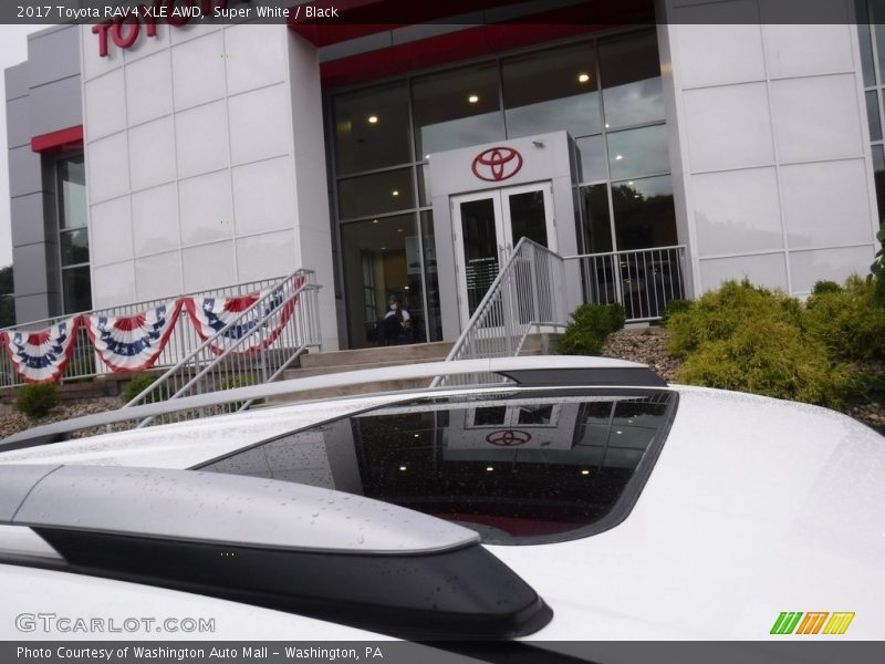 Super White / Black 2017 Toyota RAV4 XLE AWD