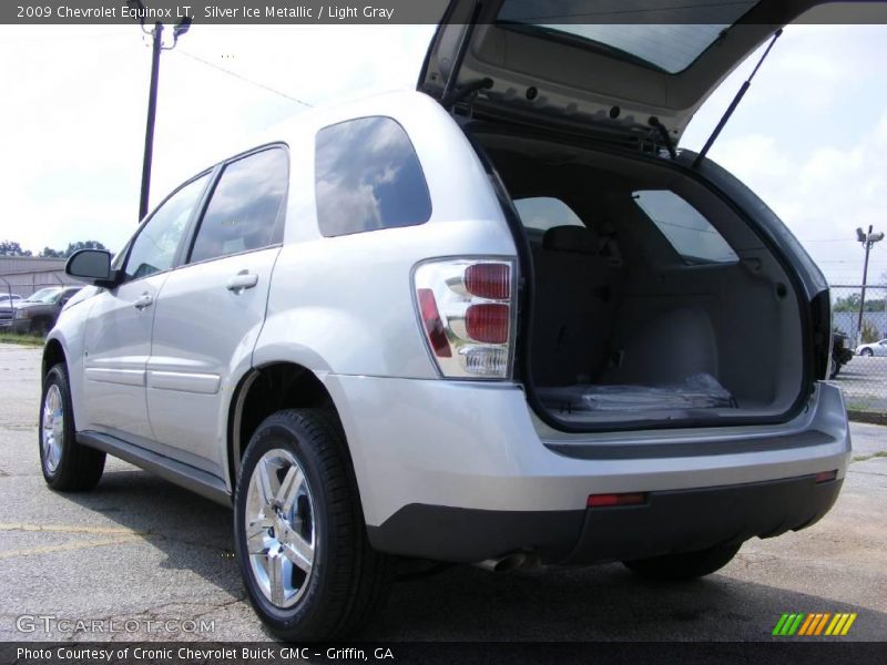 Silver Ice Metallic / Light Gray 2009 Chevrolet Equinox LT
