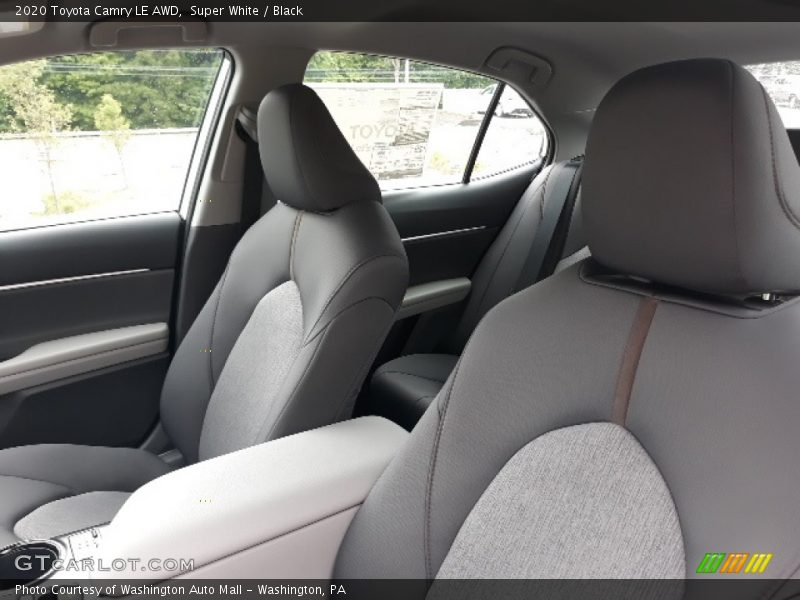 Super White / Black 2020 Toyota Camry LE AWD