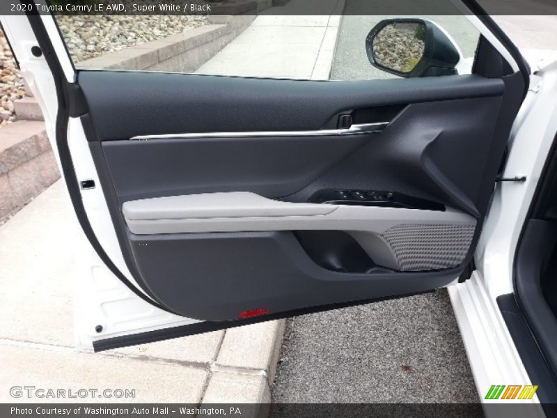 Super White / Black 2020 Toyota Camry LE AWD