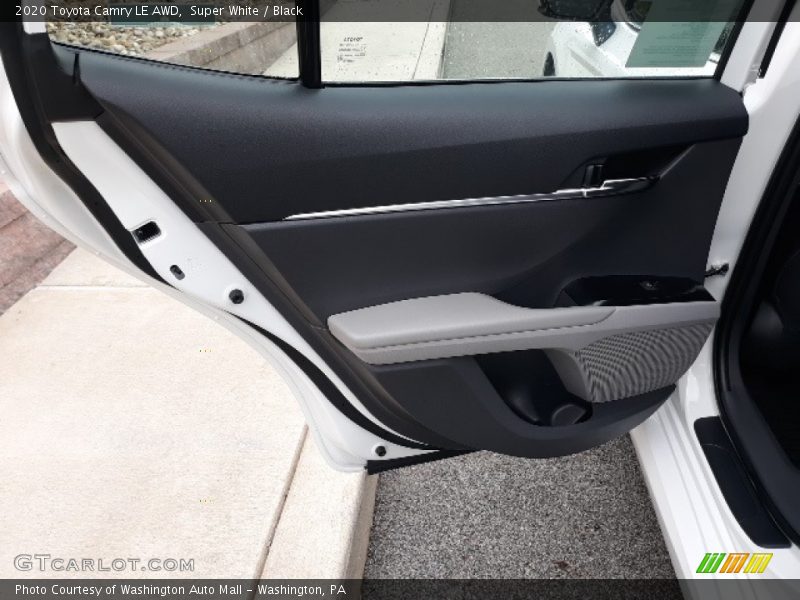 Super White / Black 2020 Toyota Camry LE AWD