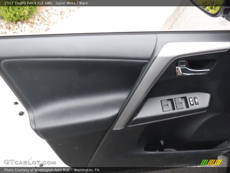 Super White / Black 2017 Toyota RAV4 XLE AWD
