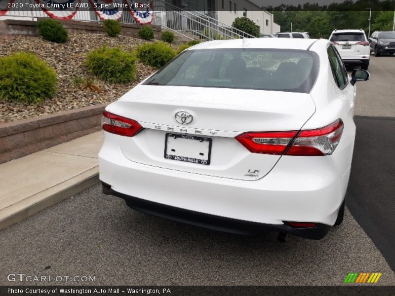 Super White / Black 2020 Toyota Camry LE AWD