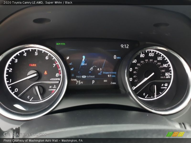 Super White / Black 2020 Toyota Camry LE AWD