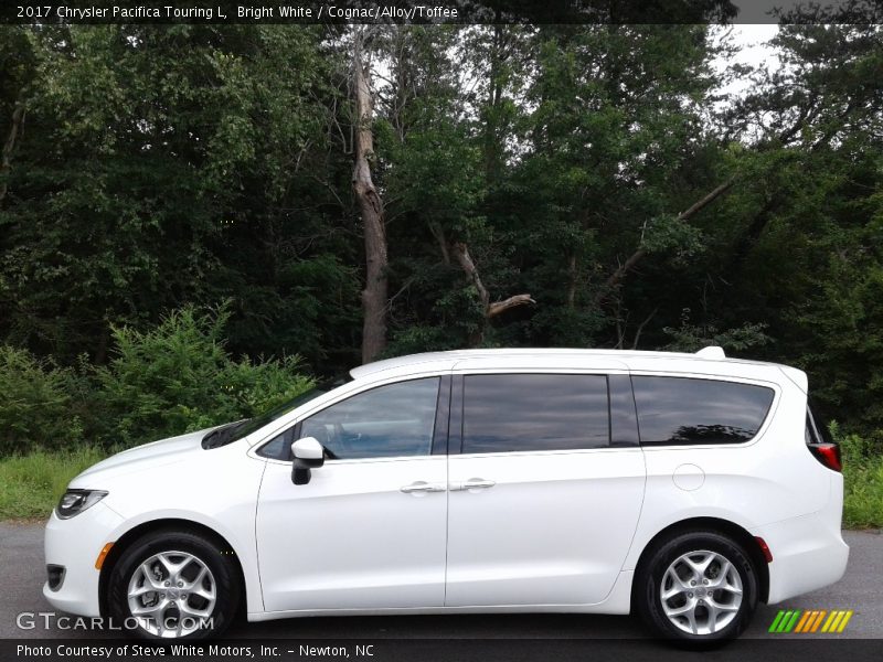 Bright White / Cognac/Alloy/Toffee 2017 Chrysler Pacifica Touring L