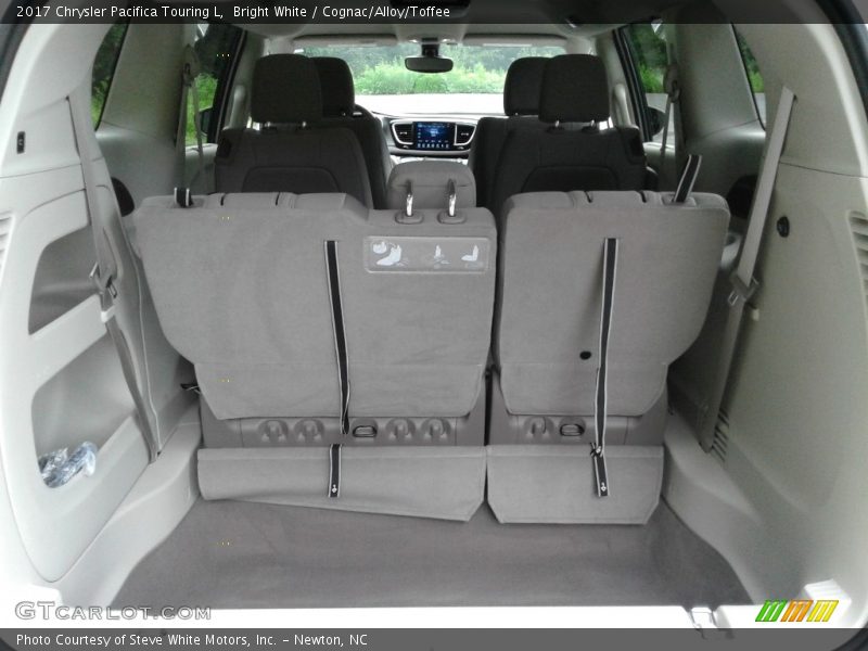 Bright White / Cognac/Alloy/Toffee 2017 Chrysler Pacifica Touring L