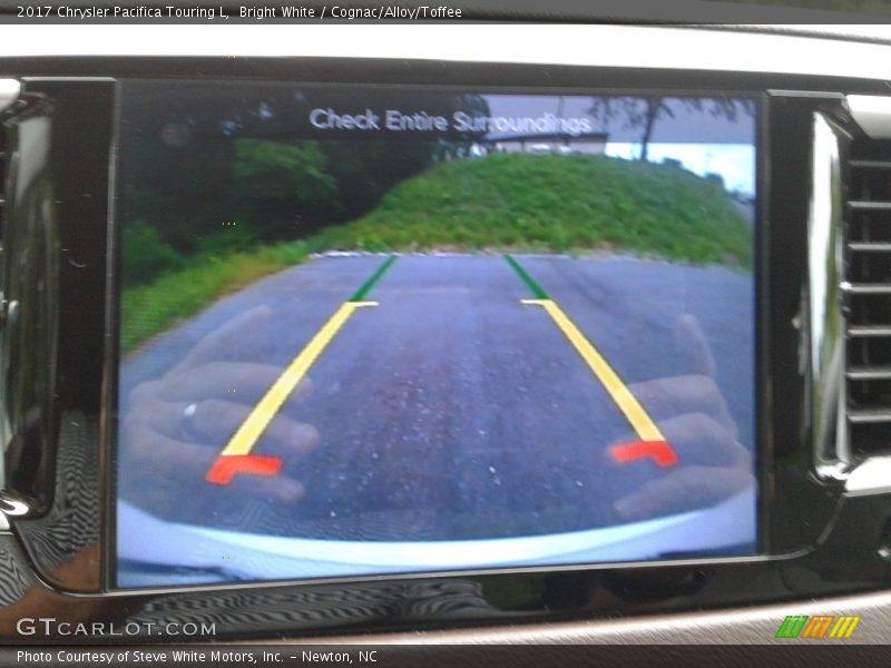Bright White / Cognac/Alloy/Toffee 2017 Chrysler Pacifica Touring L
