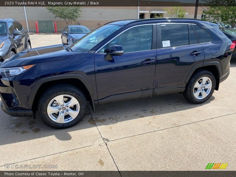 Magnetic Gray Metallic / Black 2020 Toyota RAV4 XLE