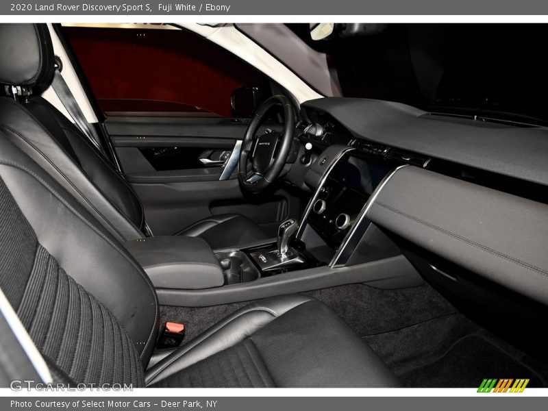 Fuji White / Ebony 2020 Land Rover Discovery Sport S