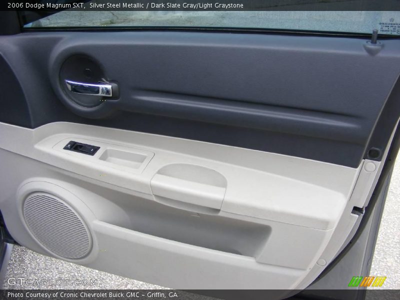Silver Steel Metallic / Dark Slate Gray/Light Graystone 2006 Dodge Magnum SXT