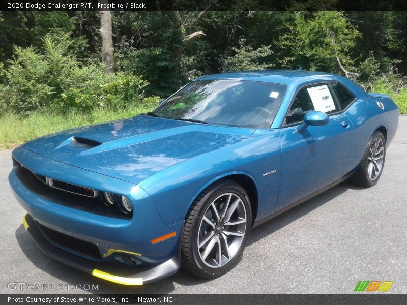 Front 3/4 View of 2020 Challenger R/T
