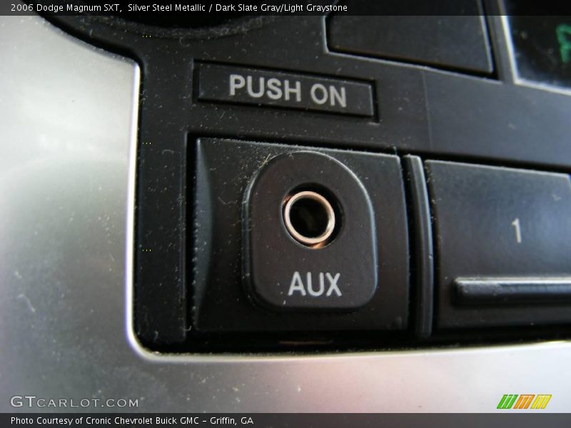 Silver Steel Metallic / Dark Slate Gray/Light Graystone 2006 Dodge Magnum SXT