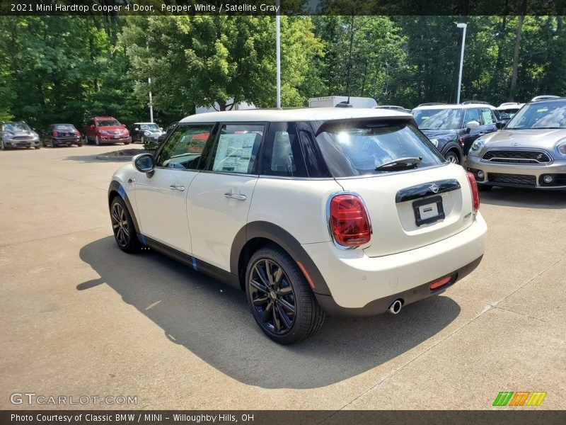 Pepper White / Satellite Gray 2021 Mini Hardtop Cooper 4 Door