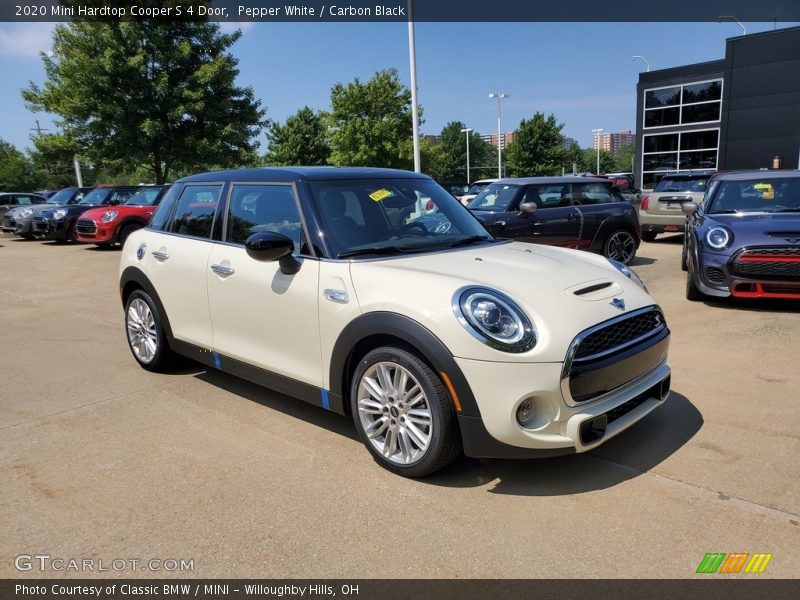 Pepper White / Carbon Black 2020 Mini Hardtop Cooper S 4 Door