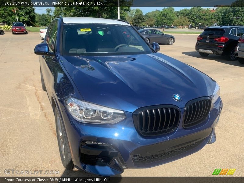 Front 3/4 View of 2021 X3 xDrive30i