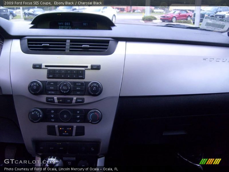 Ebony Black / Charcoal Black 2009 Ford Focus SES Coupe