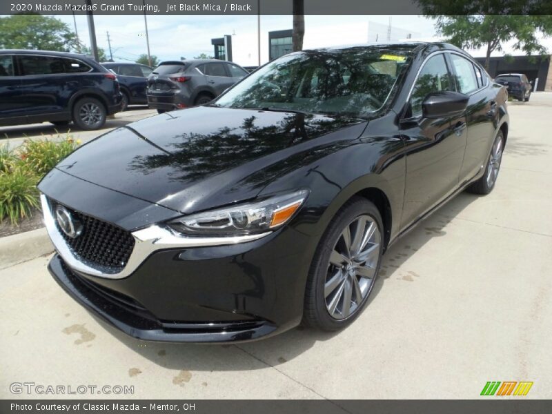 Front 3/4 View of 2020 Mazda6 Grand Touring