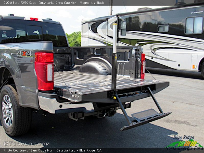 Magnetic / Black 2020 Ford F250 Super Duty Lariat Crew Cab 4x4