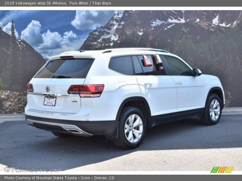 Pure White / Titan Black 2018 Volkswagen Atlas SE 4Motion