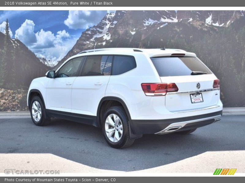 Pure White / Titan Black 2018 Volkswagen Atlas SE 4Motion