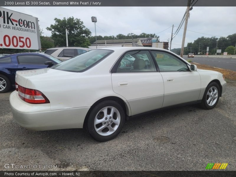 Diamond White Pearl / Ivory 2000 Lexus ES 300 Sedan