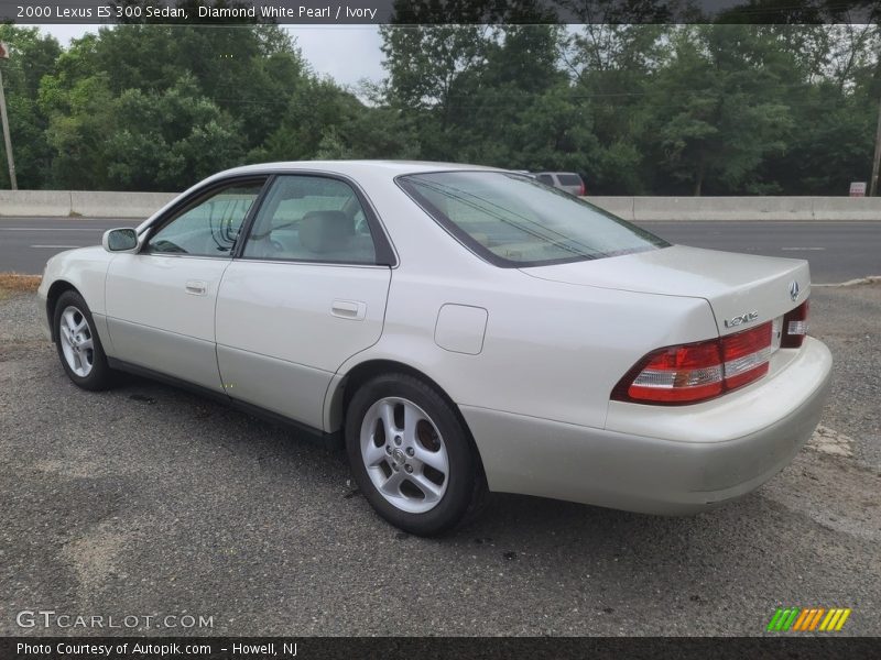 Diamond White Pearl / Ivory 2000 Lexus ES 300 Sedan