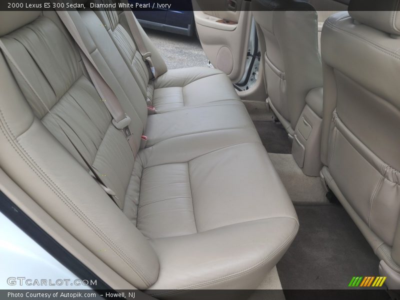 Diamond White Pearl / Ivory 2000 Lexus ES 300 Sedan