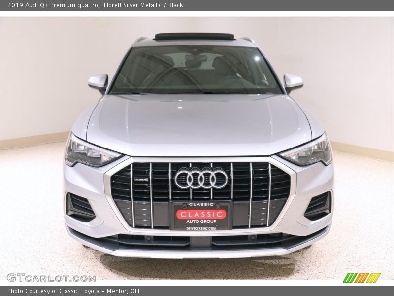 Florett Silver Metallic / Black 2019 Audi Q3 Premium quattro