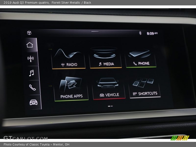Florett Silver Metallic / Black 2019 Audi Q3 Premium quattro