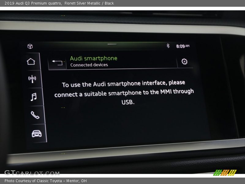 Florett Silver Metallic / Black 2019 Audi Q3 Premium quattro