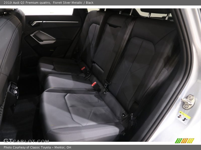 Florett Silver Metallic / Black 2019 Audi Q3 Premium quattro