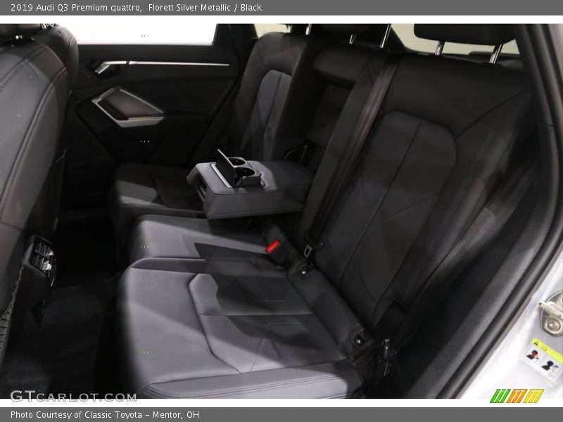 Florett Silver Metallic / Black 2019 Audi Q3 Premium quattro