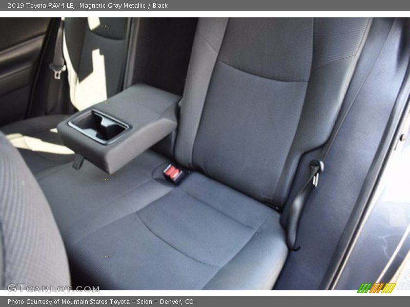 Magnetic Gray Metallic / Black 2019 Toyota RAV4 LE