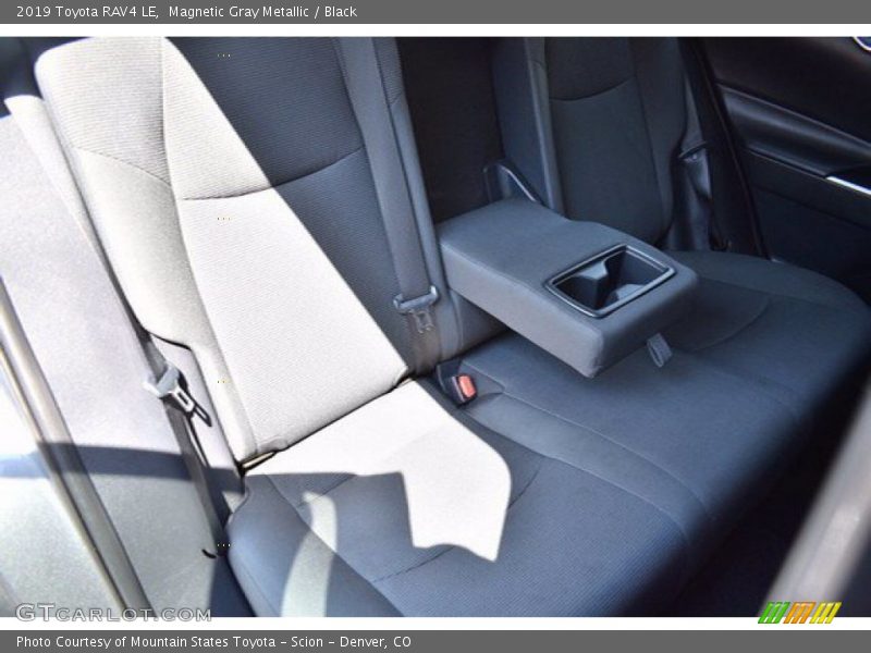 Magnetic Gray Metallic / Black 2019 Toyota RAV4 LE
