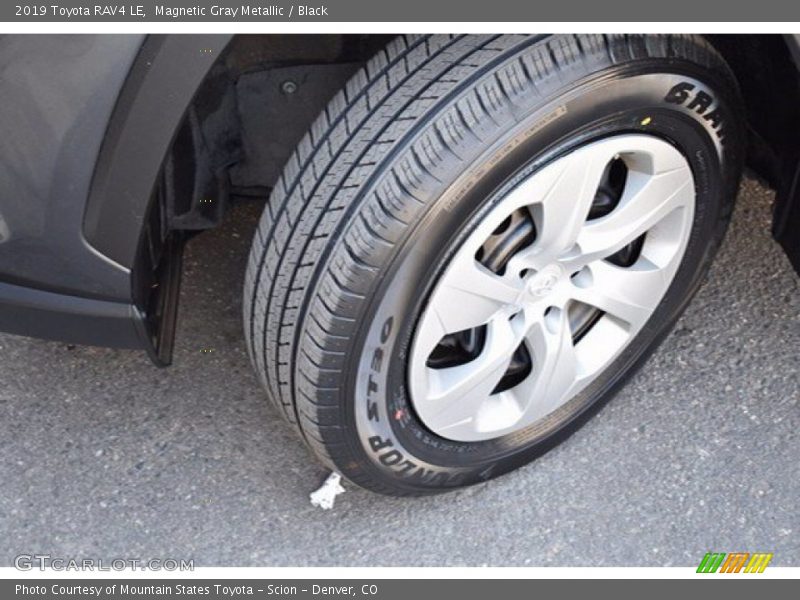 Magnetic Gray Metallic / Black 2019 Toyota RAV4 LE