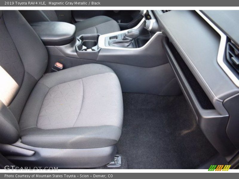 Magnetic Gray Metallic / Black 2019 Toyota RAV4 XLE