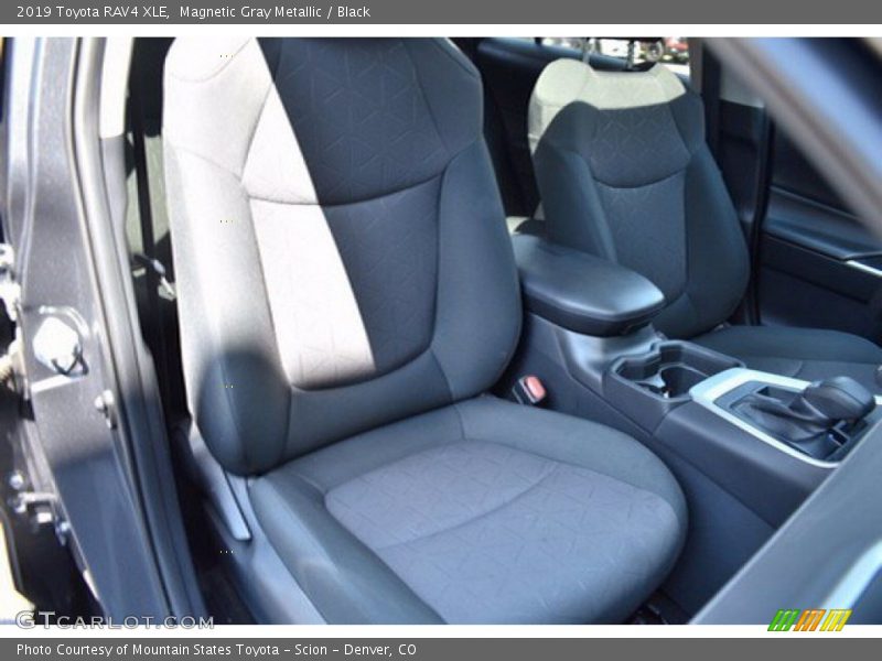 Magnetic Gray Metallic / Black 2019 Toyota RAV4 XLE