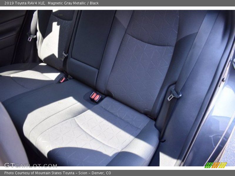 Magnetic Gray Metallic / Black 2019 Toyota RAV4 XLE