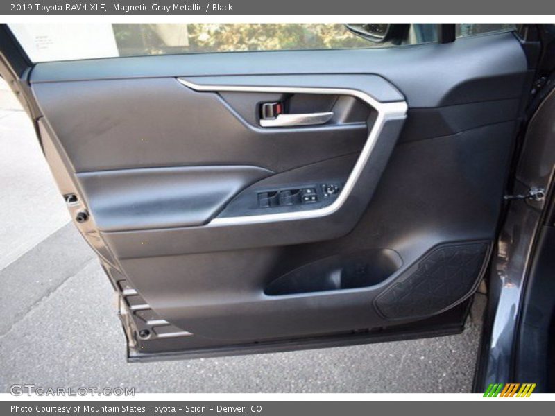 Magnetic Gray Metallic / Black 2019 Toyota RAV4 XLE