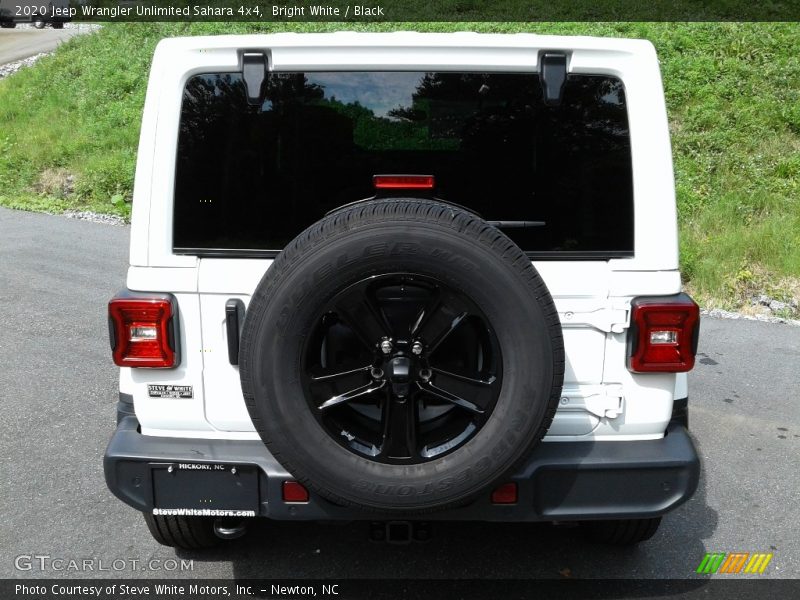 Bright White / Black 2020 Jeep Wrangler Unlimited Sahara 4x4