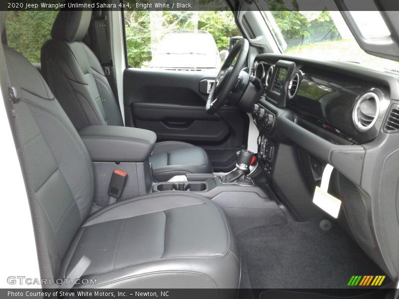 Bright White / Black 2020 Jeep Wrangler Unlimited Sahara 4x4