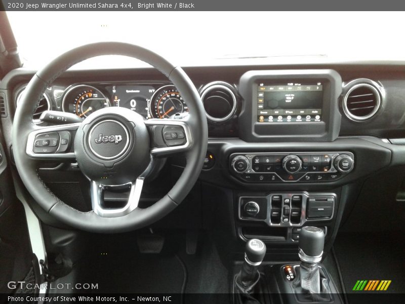 Bright White / Black 2020 Jeep Wrangler Unlimited Sahara 4x4