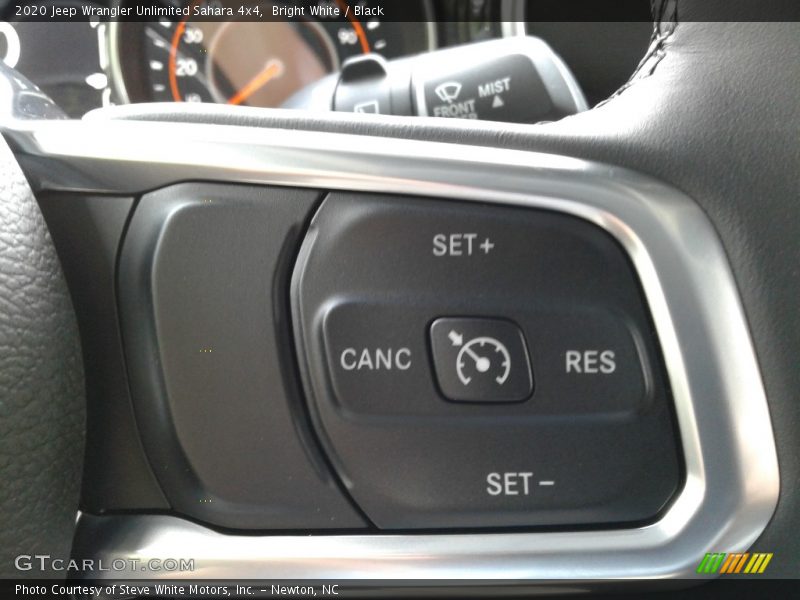 Bright White / Black 2020 Jeep Wrangler Unlimited Sahara 4x4