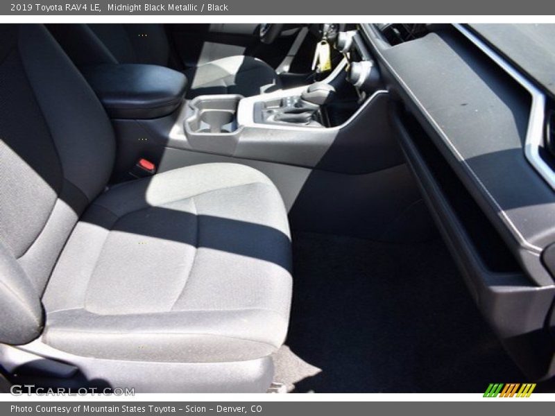 Midnight Black Metallic / Black 2019 Toyota RAV4 LE