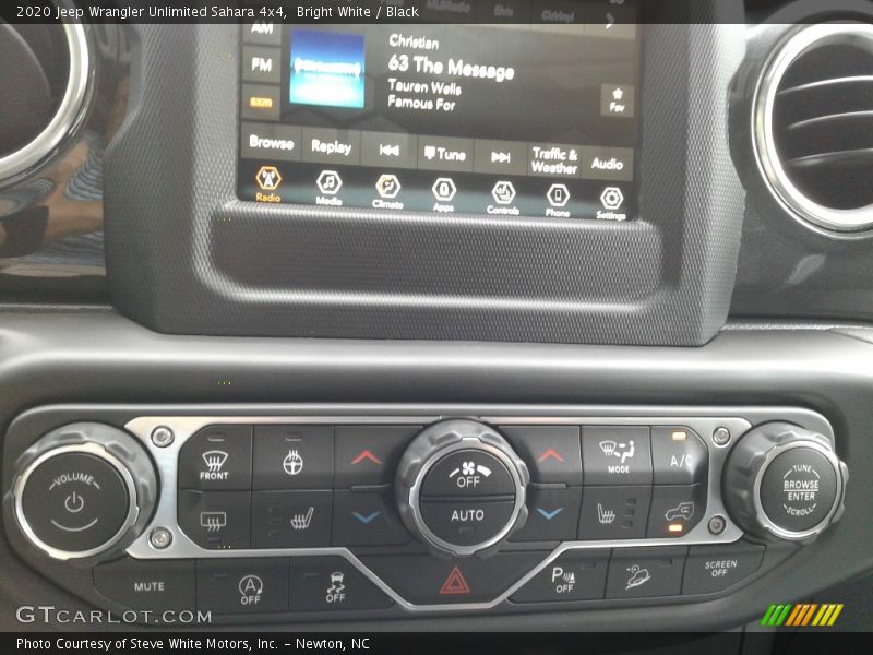 Bright White / Black 2020 Jeep Wrangler Unlimited Sahara 4x4